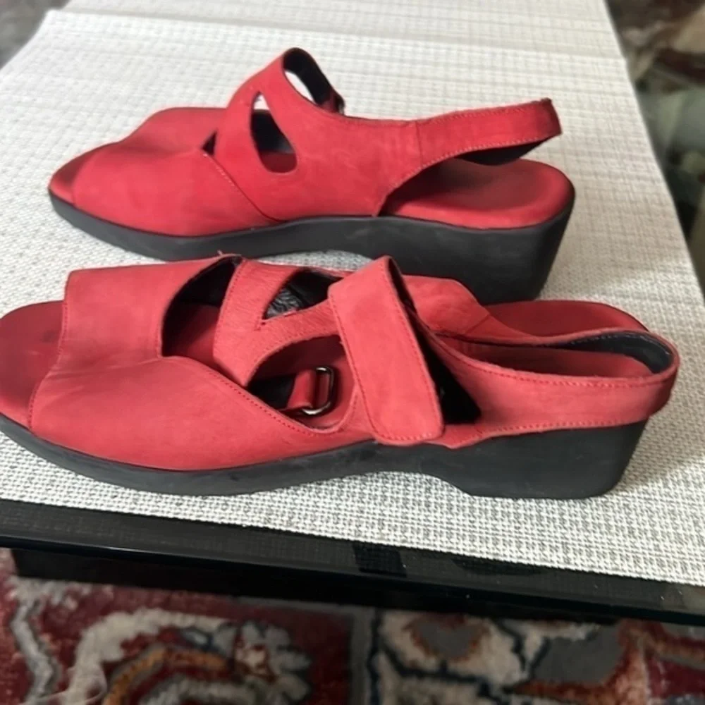 Munro Micah Slingback Sandals Nubuck Sz 8 M, pre loved suede